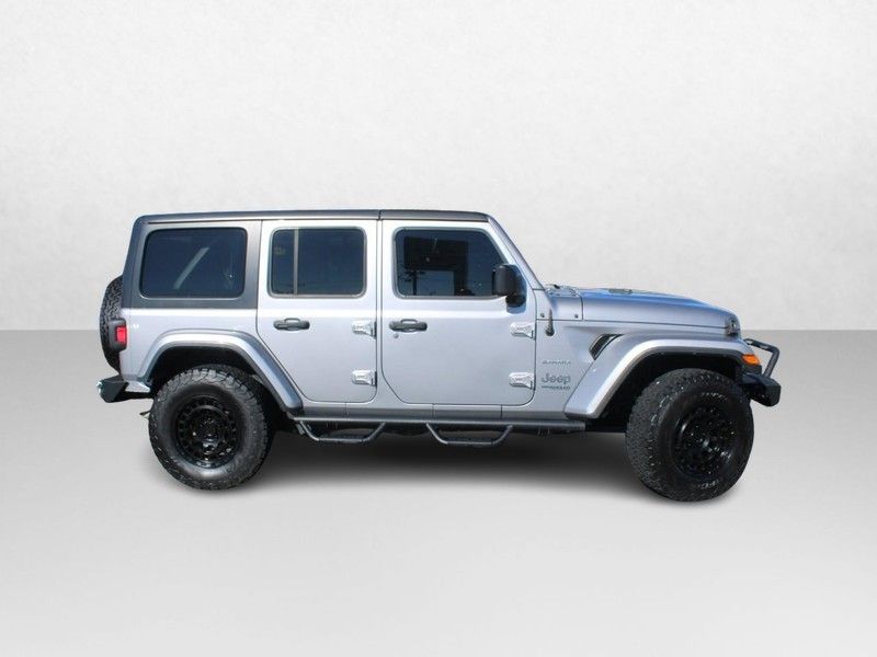 2021 Jeep Wrangler Unlimited Sahara photo 2