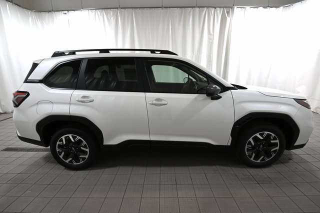 2025 Subaru Forester Premium photo 11