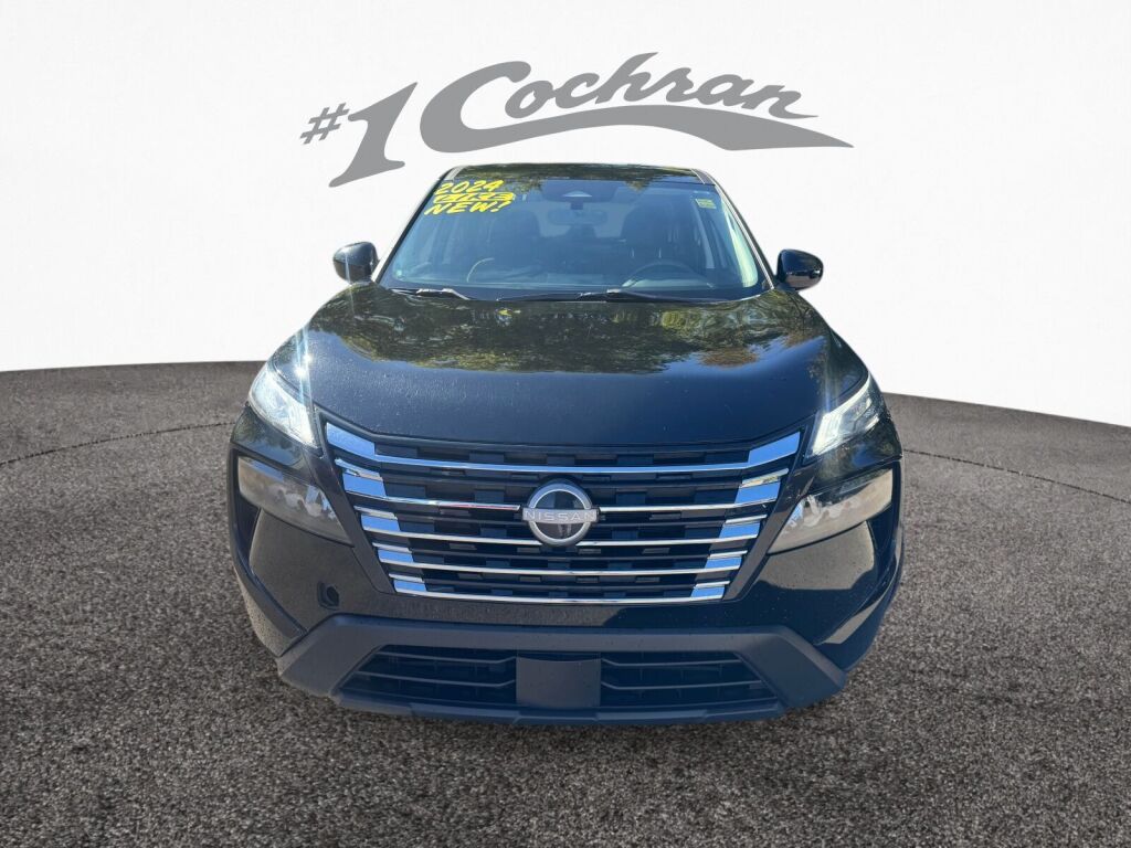 2024 Nissan Rogue SV photo 2