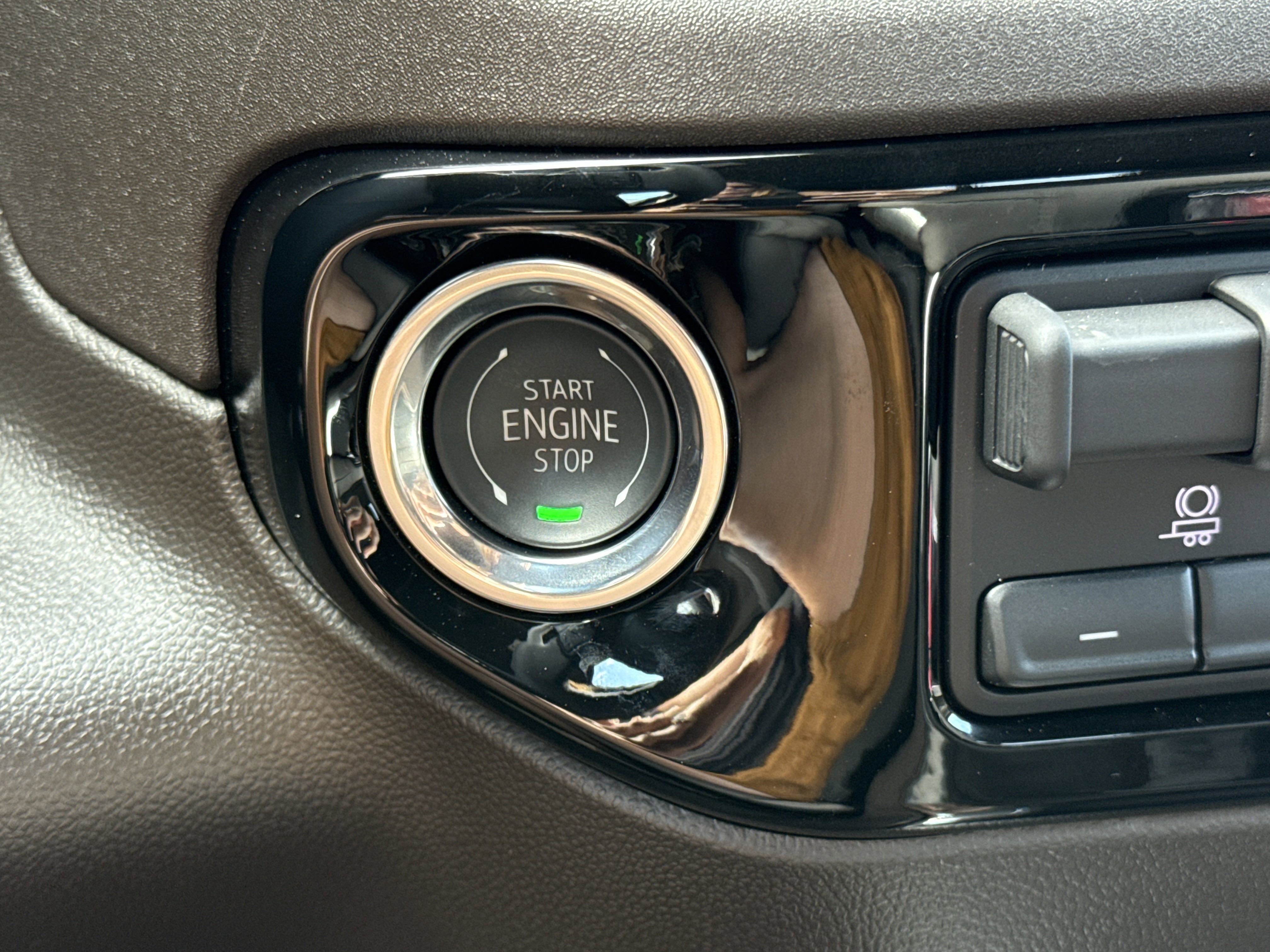 2025 Gmc Sierra SLT photo 22