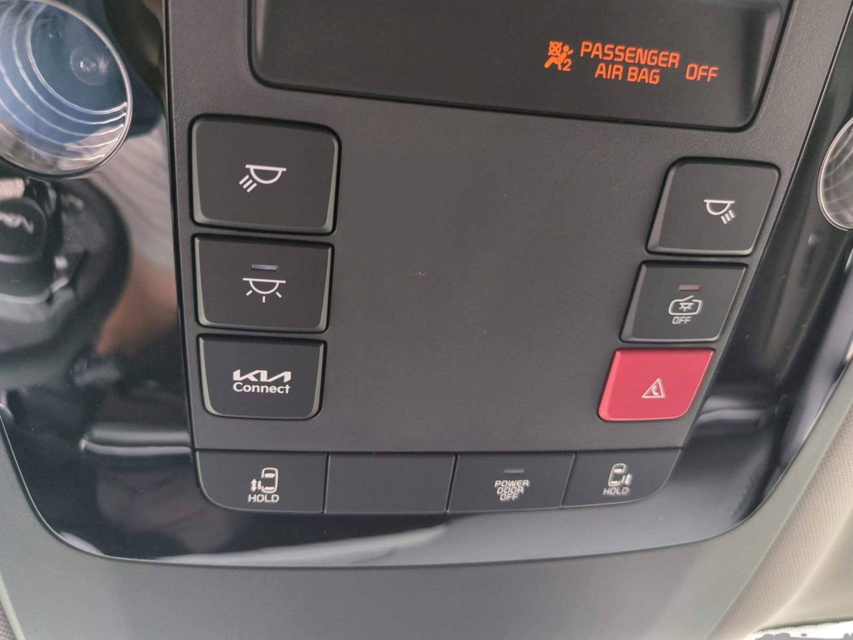 2026 Kia Carnival LX photo 16