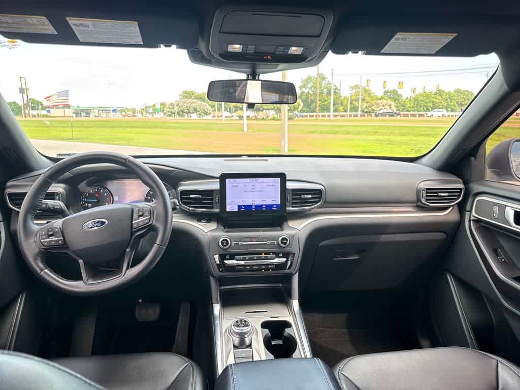 2020 Ford Explorer XLT photo 12