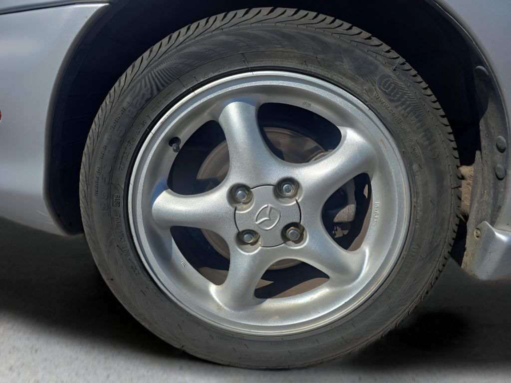 2000 Mazda MX-5 Miata Miata Base photo 11