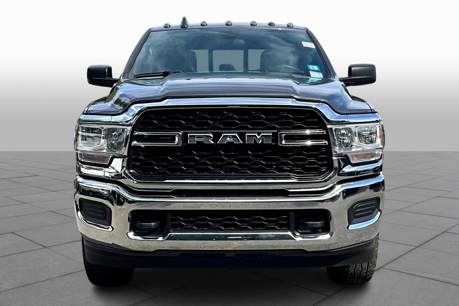 2022 Ram 2500 Tradesman photo 3