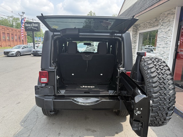 2017 Jeep Wrangler Willys Wheeler photo 10