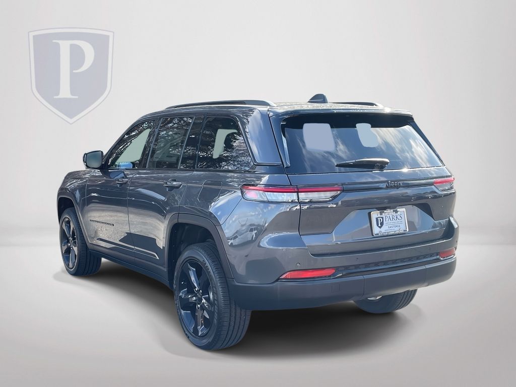 2025 Jeep Grand Cherokee Altitude X photo 2