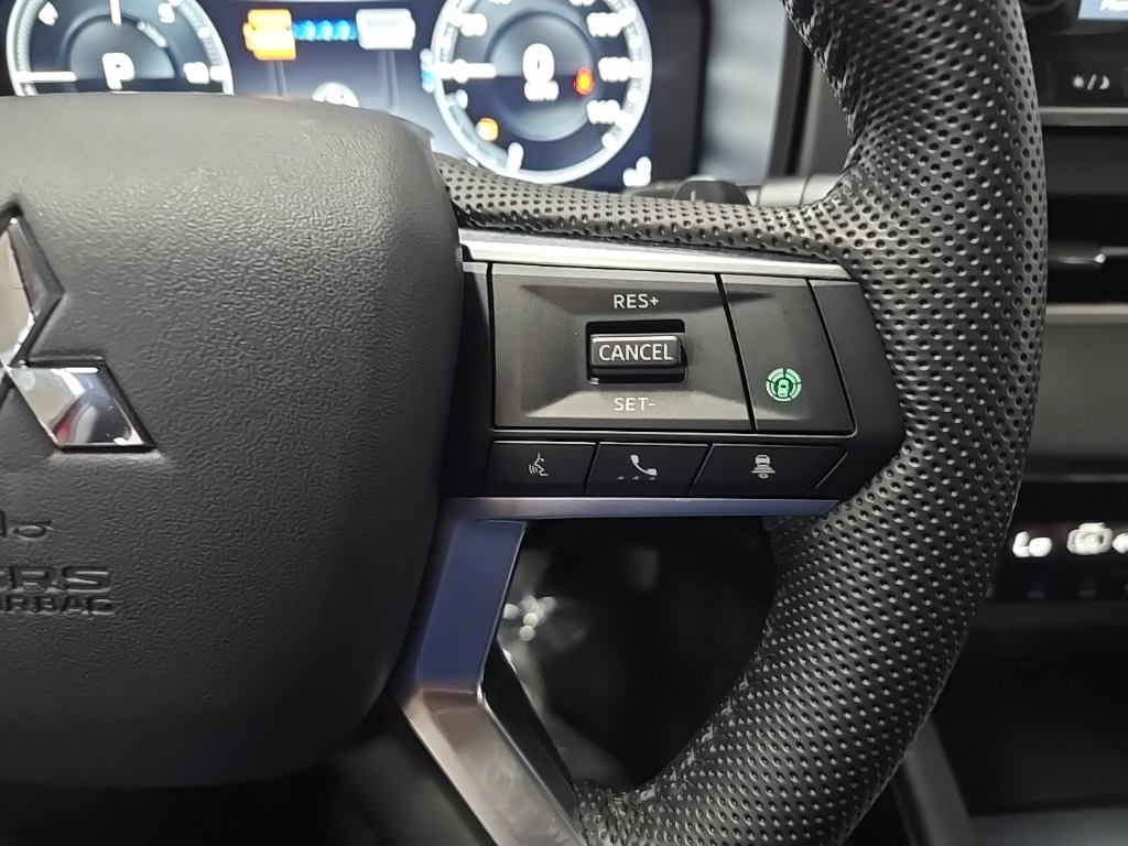 2023 Mitsubishi Outlander PHEV SEL photo 21