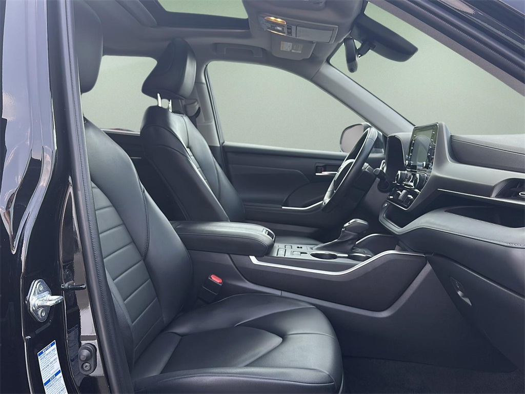2022 Toyota Highlander XLE photo 19