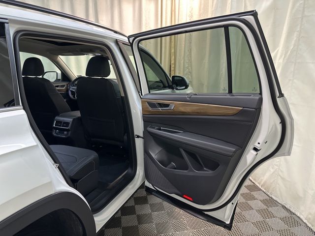 2026 Volkswagen Atlas SE Technology photo 31