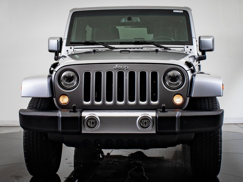 2017 Jeep Wrangler Unlimited Sahara photo 2
