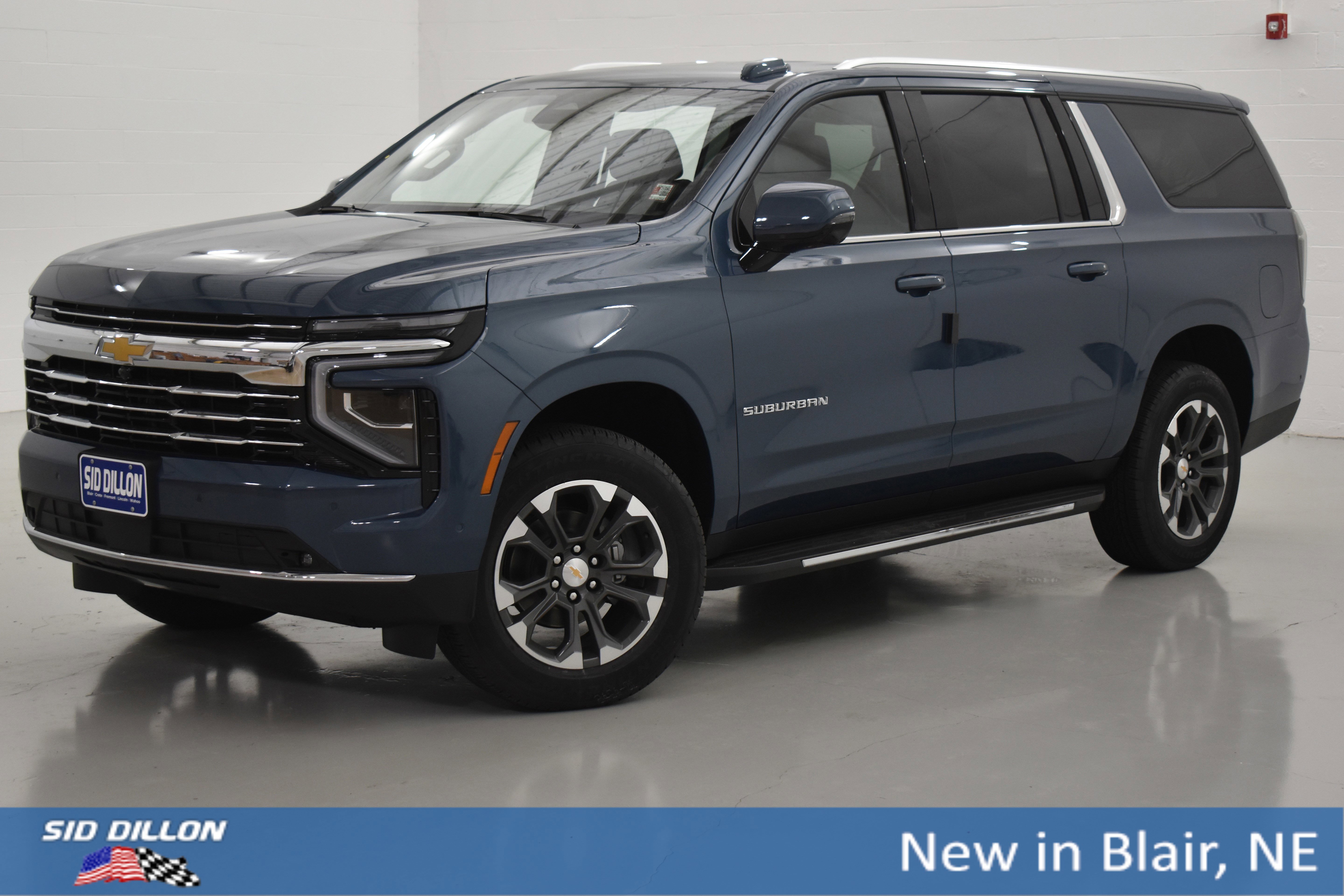 2026 Chevrolet Suburban LT's photo