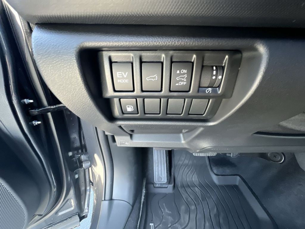 2025 Subaru Forester Touring photo 17