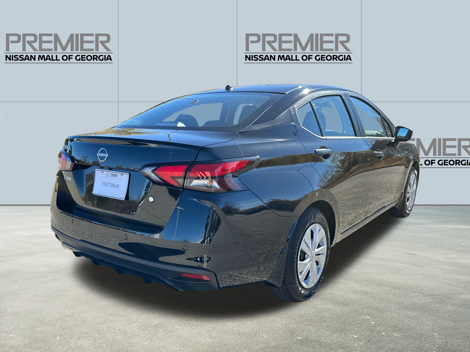 2025 Nissan Versa 1.6 S photo 2