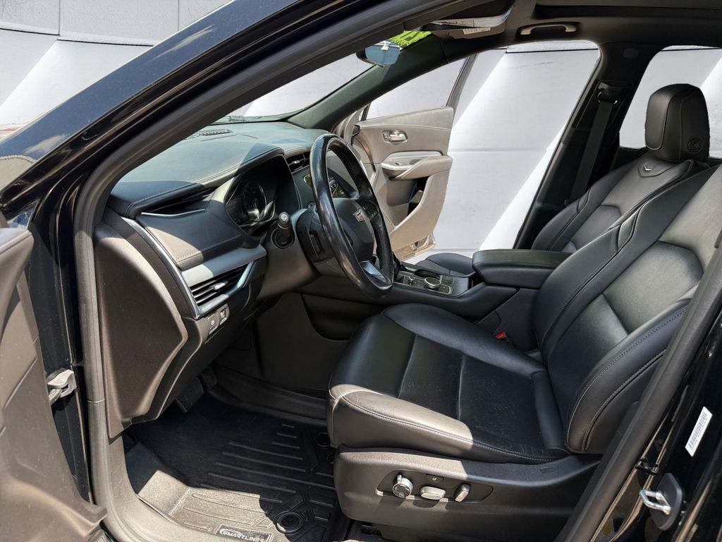 2021 Cadillac XT4 Premium Luxury photo 13