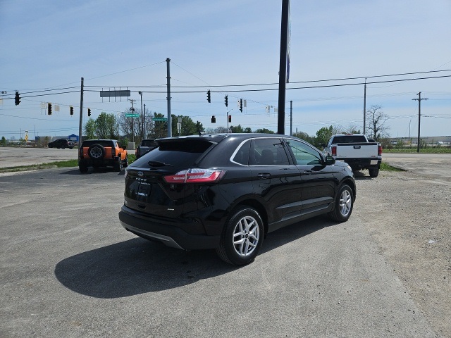 2024 Ford Edge SEL photo 4
