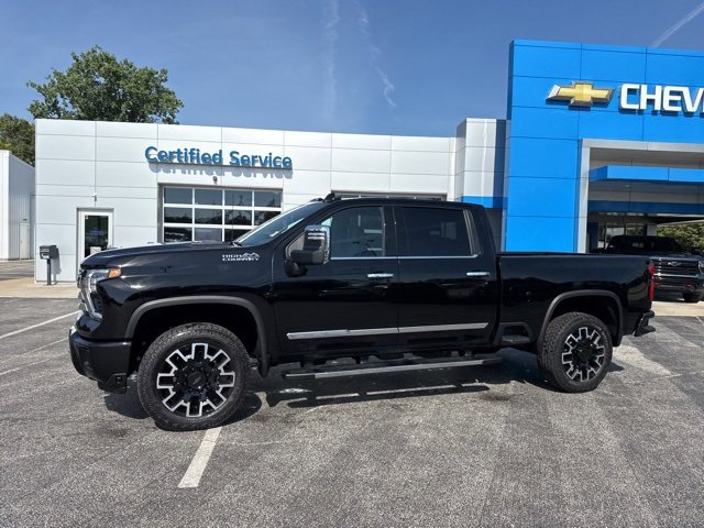 2025 Chevrolet Silverado 2500HD High Country photo 3