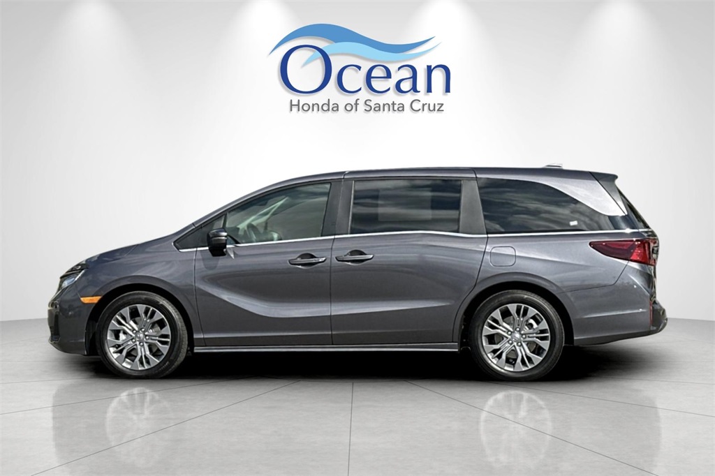 2026 Honda Odyssey Touring photo 4