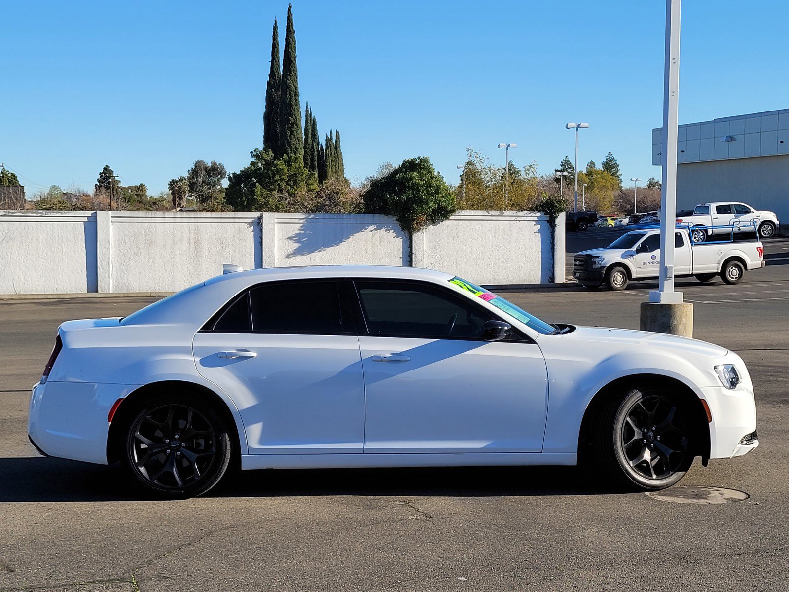 2022 Chrysler 300 Touring photo 3