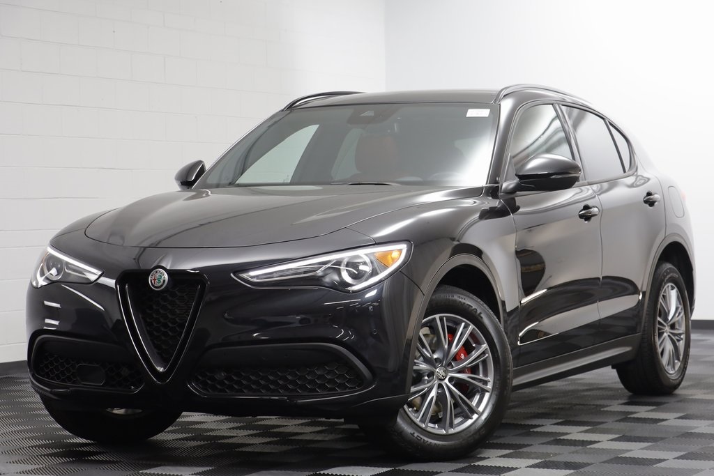 2023 Alfa Romeo Stelvio Sprint's photo