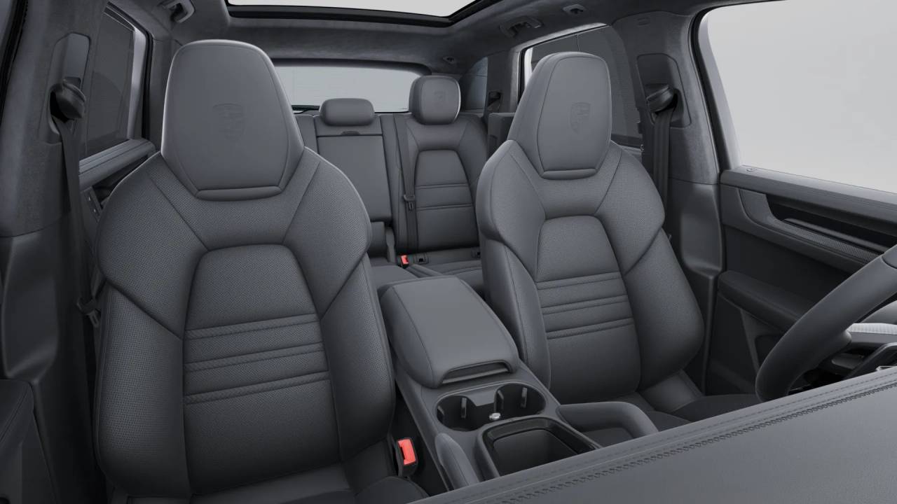2026 Porsche Cayenne GTS photo 11