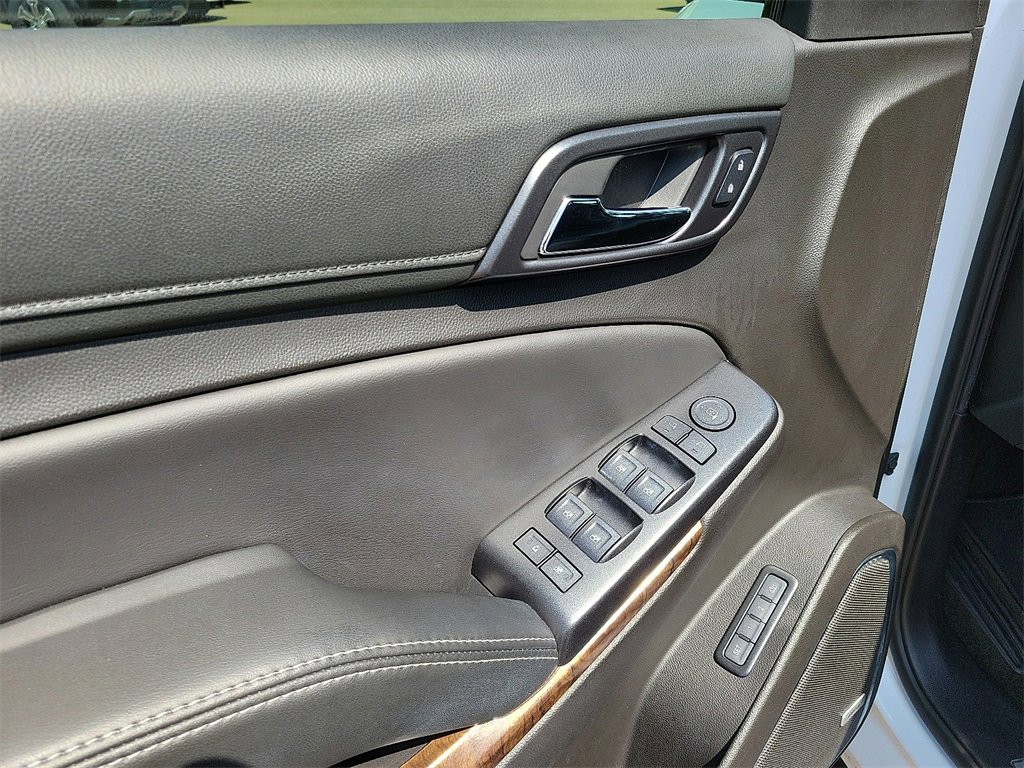2017 Chevrolet Tahoe LT photo 18
