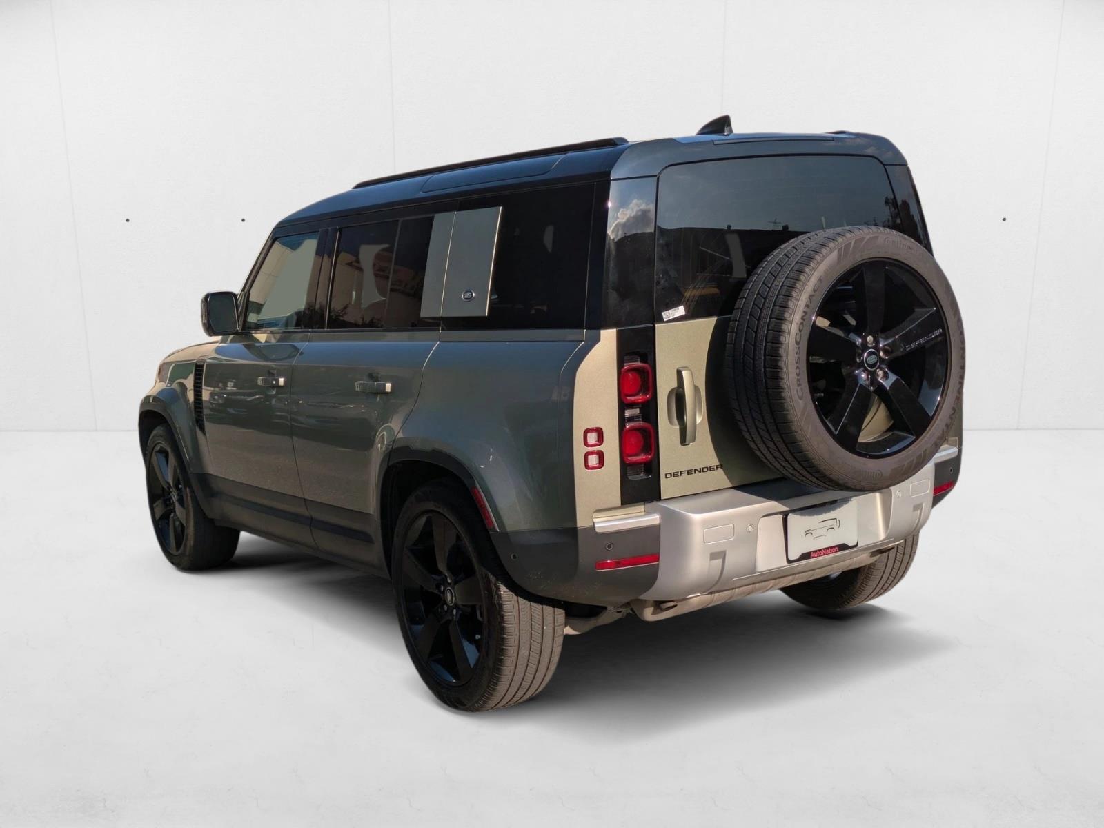 2023 Land Rover Defender S photo 8