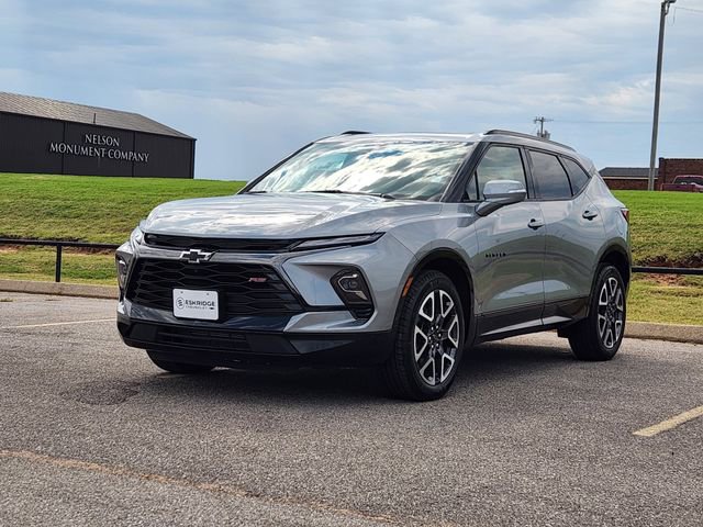 2025 Chevrolet Blazer RS photo 2
