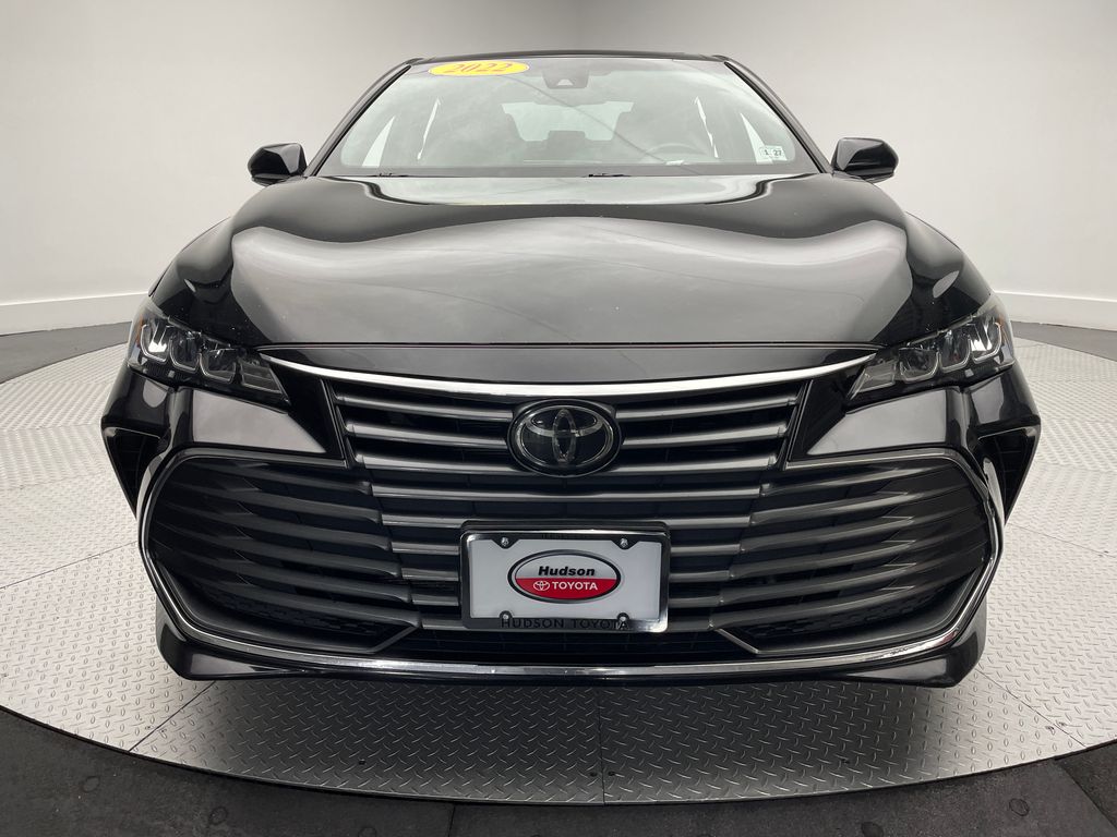 2022 Toyota Avalon XLE photo 2