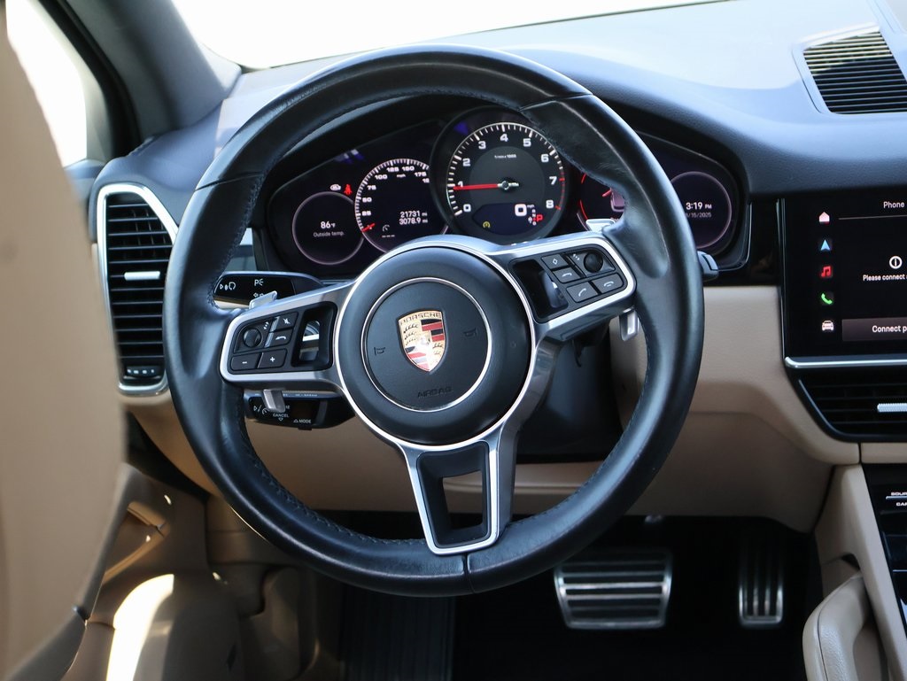 2022 Porsche Cayenne S photo 17