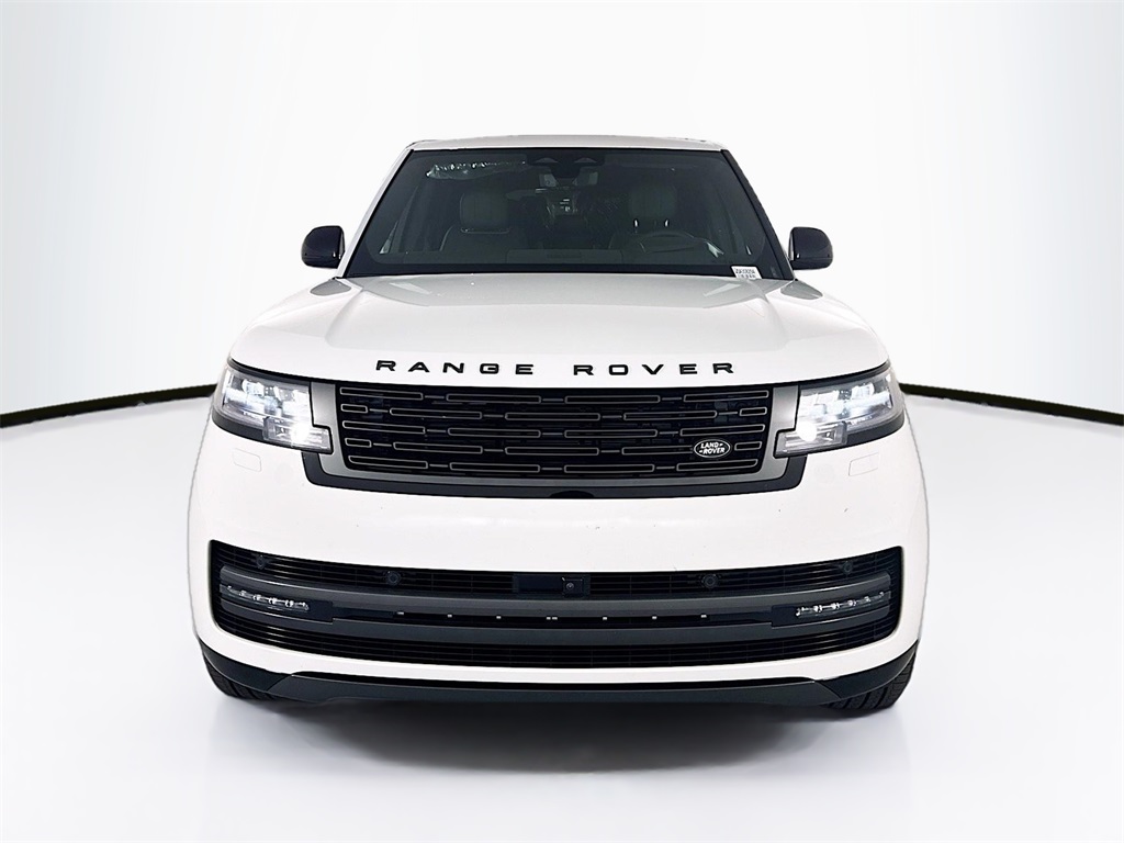 2025 Land Rover Range Rover SE photo 2