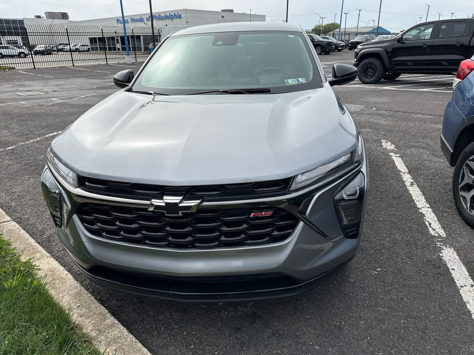 2024 Chevrolet Trax photo 2
