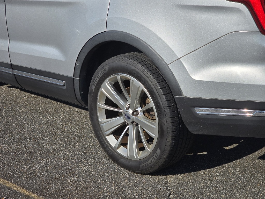 2019 Ford Explorer Limited photo 12