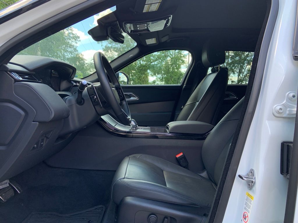 2025 Land Rover Range Rover Velar SE photo 14