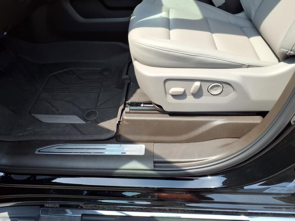 2025 Chevrolet Silverado 1500 LT photo 14