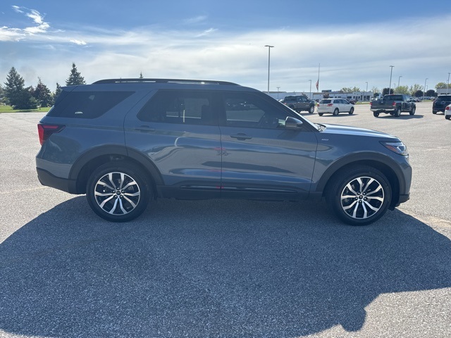 2025 Ford Explorer ST-Line photo 4