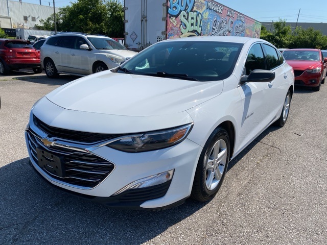 2019 Chevrolet Malibu photo 3