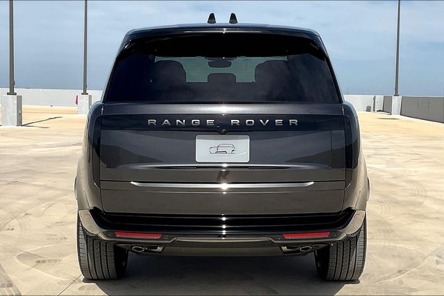 2025 Land Rover Range Rover SE photo 2