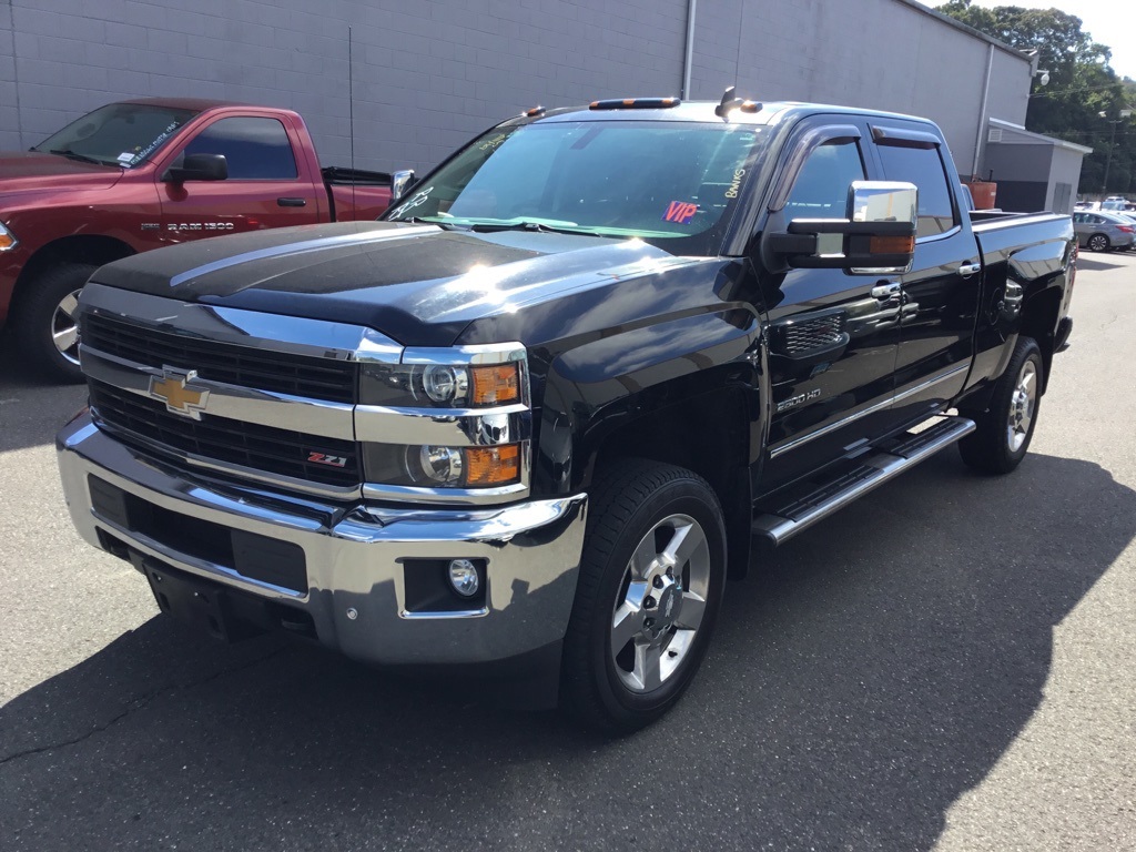 2017 Chevrolet Silverado 2500HD LTZ photo 3