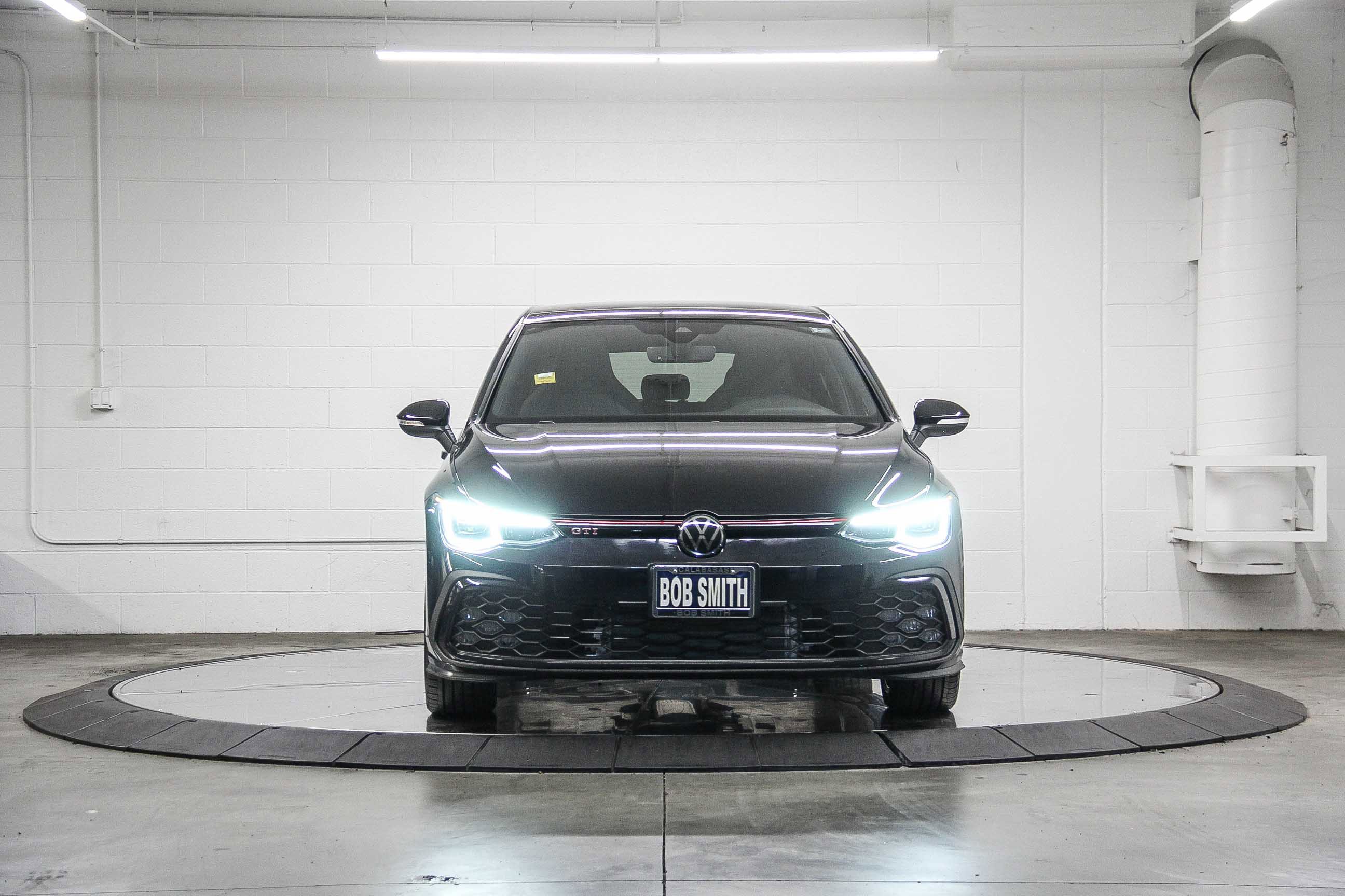 2024 Volkswagen Golf GTI SE photo 2