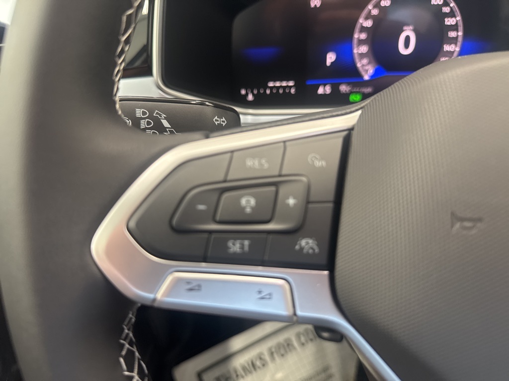 2025 Volkswagen Taos SE photo 12