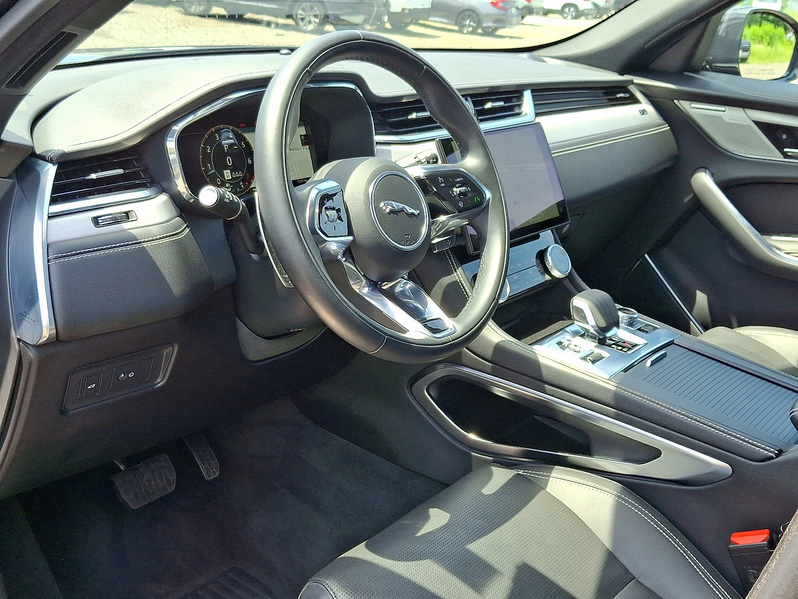 2024 Jaguar F-PACE P250 R-Dynamic S photo 24