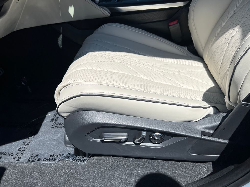 2025 Acura MDX SH-AWD A-Spec Advance photo 12