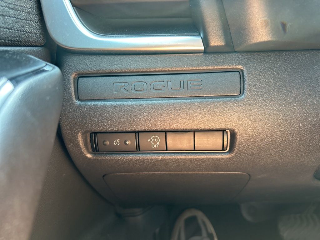 2023 Nissan Rogue S photo 23