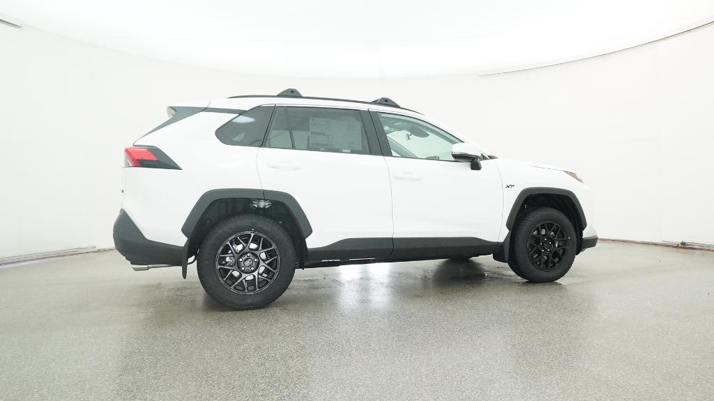 2025 Toyota RAV4 XLE photo 7