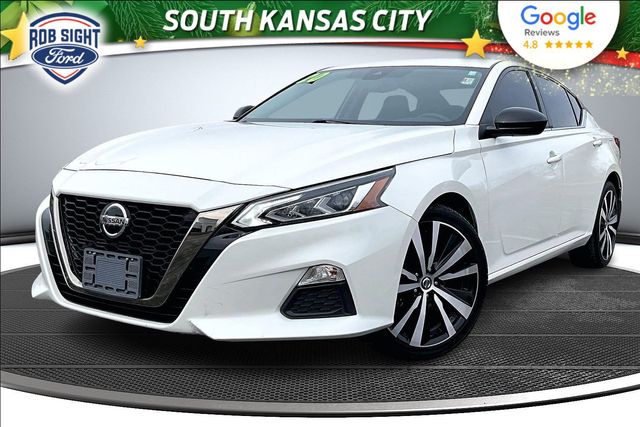 2020 Nissan Altima SR's photo