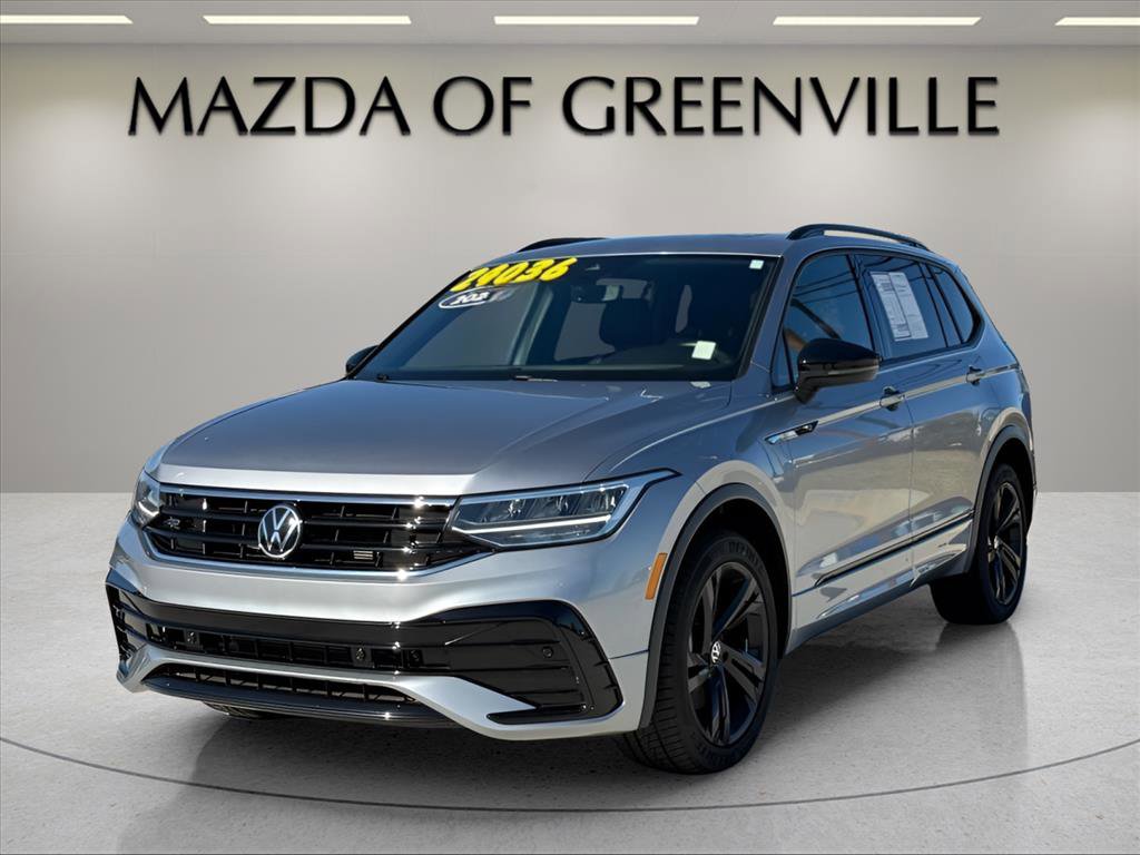 2023 Volkswagen Tiguan SE R-LINE BLACK's photo