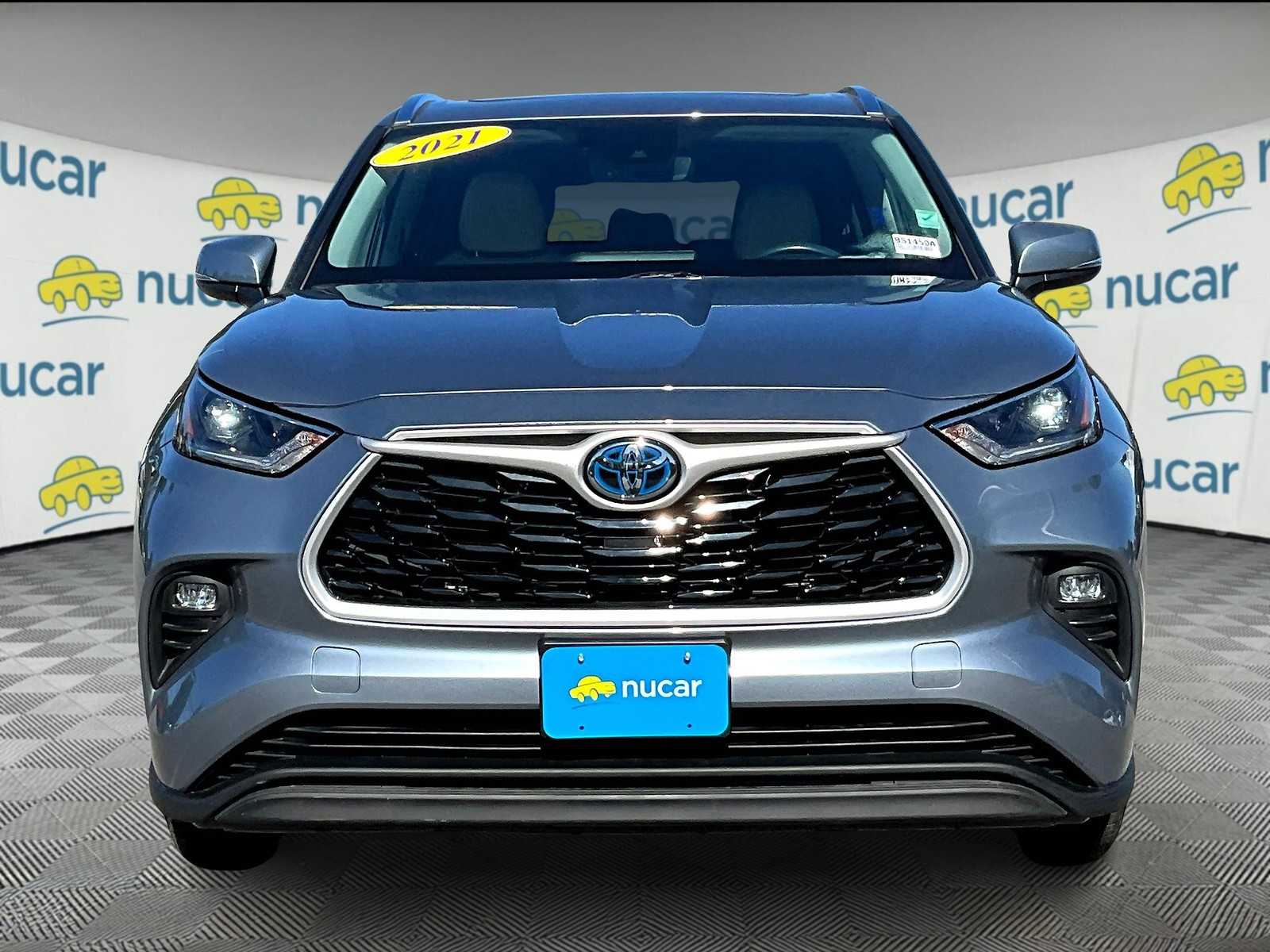 2021 Toyota Highlander Hybrid XLE photo 2