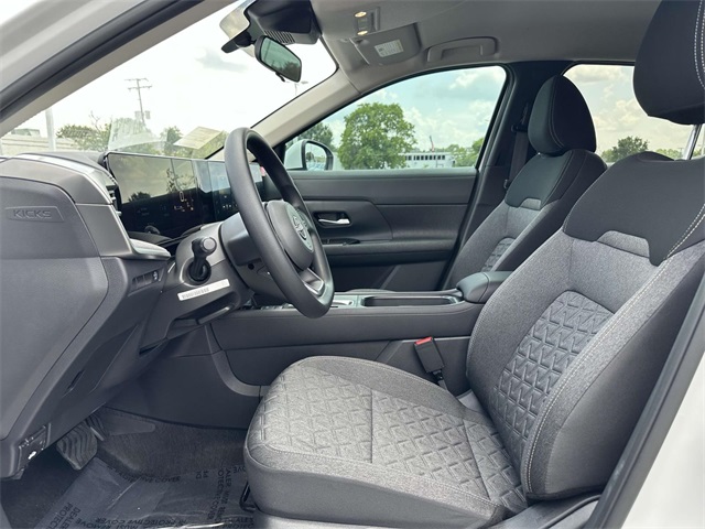 2025 Nissan Kicks SV photo 16