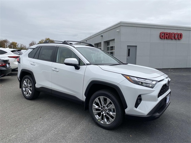 2025 Toyota RAV4 XLE Premium's photo