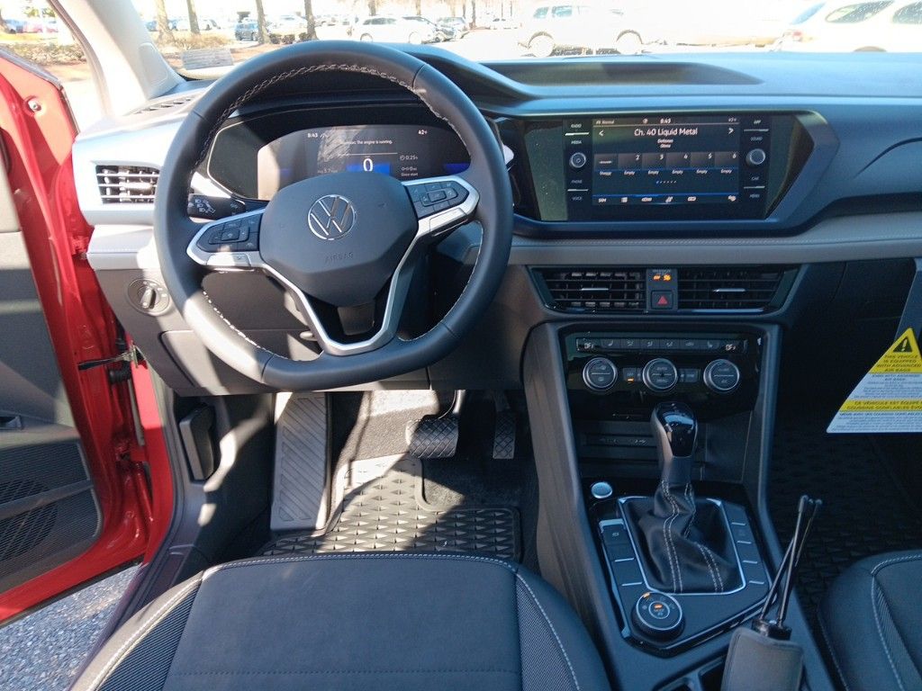 2024 Volkswagen Taos SE photo 13